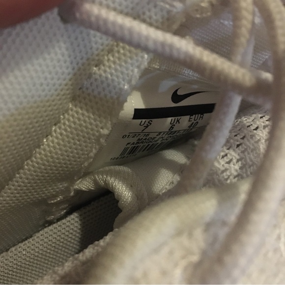 Custom “ Penn State” Nike Roches - Picture 5 of 7